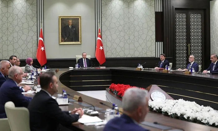 kabine-toplantisi-sonrasi-baskan-erdogandan-onemli-aciklamalarda-bulundu-1701899986473.jpeg