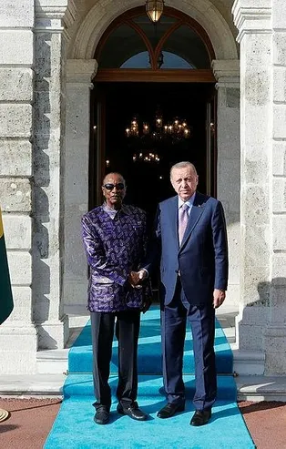 Başkan Erdoğan, Gine Cumhurbaşkanı Alpha Conde ile görüştü