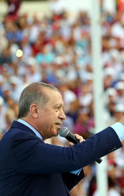 "Gabriel senin geçmişin ne, kaç yaşındasın"