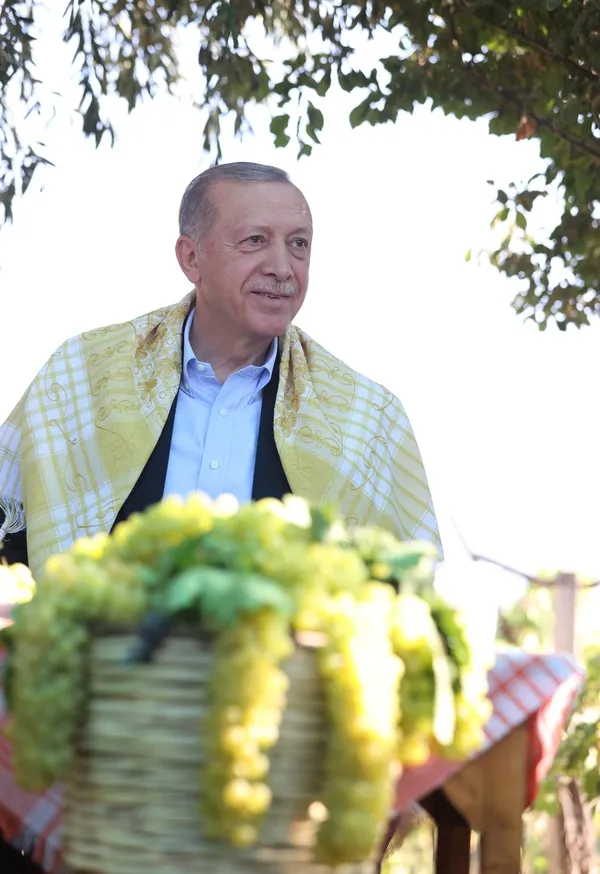 son-dakika-baskan-recep-tayyip-erdogandan-manisada-toplu-acilis-toreninde-onemli-aciklamalar-1661007792992.jpg SON DAKİKA: Başkan Recep Tayyip Erdoğan'dan Manisa'da Toplu Açılış Töreni'nde önemli açıklamalar! 9 numara Sultani çekirdeksiz üzüm alım fiyatını açıkladı-11
