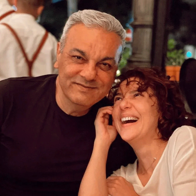 Kağıt üzerinde hala evliler! Uğur Yücel'in 42 yıllık eşi bakın hangi oyuncu çıktı! - 56