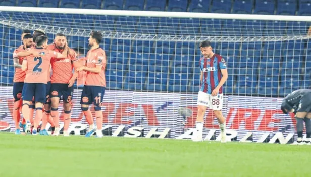 Fırtına'da hedef artık yeni sezon! Trabzonspor Başakşehir'e 3-1 kaybetti ama genç isimler gelecek için umut verdi...-1