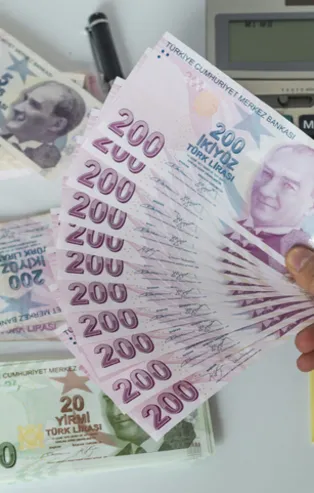 Faizler güncellendi! Vakıfbank Sarıpanjur, Halkbank Hesaplı Evim, Ziraat Bankası Emekli ve Çalışanın Artısı konut kredisi paketleri