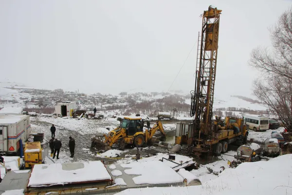 hava-sicakligi-25e-kadar-dusuyor-mus-vartoda-39-derece-sicakliginda-termal-su-bulundu-1611567317971.jpg Hava sıcaklığı -25'e kadar düşüyor! Muş Varto'da 39 derece sıcaklığında termal su bulundu-8