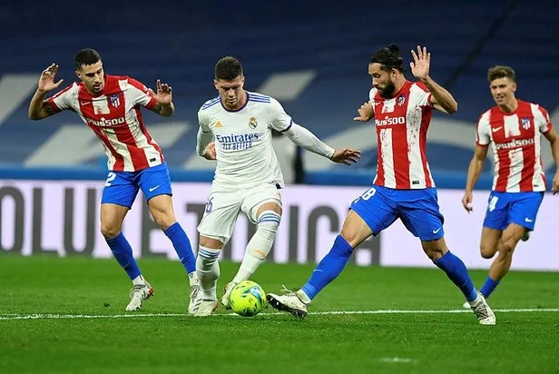 galatasaray-sirp-yildizin-transferi-icin-resmen-dugmeye-basti-aslanda-luka-jovic-harekati-1639767817290.jpeg Galatasaray, Sırp yıldızın transferi için resmen düğmeye bastı! Aslan'da Luka Jovic harekatı-3