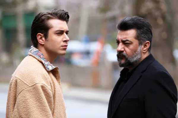 kardeslerim-85-bolum-fragmani-yayinlandi-berkin-senin-oglun-olmadigini-biliyorum-1680448940264.jpg Kardeşlerim 85. bölüm fragmanı yayınlandı: “Berk’in senin oğlun olmadığını biliyorum”-6