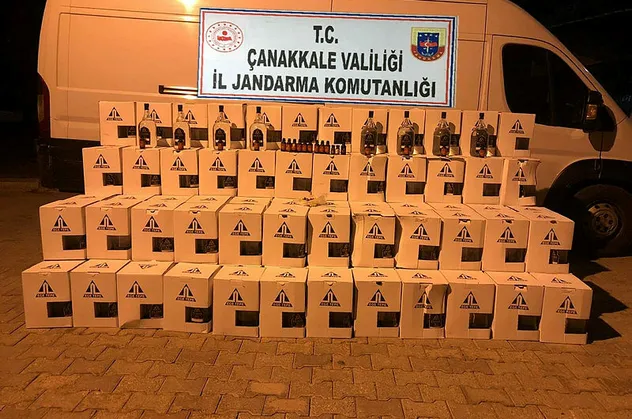 Çanakkale’de kaçak içki operasyonu: 2 gözaltı