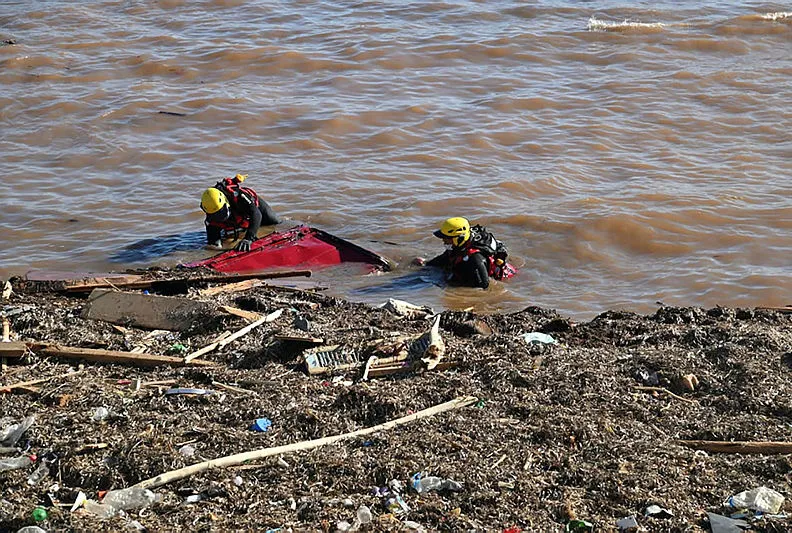 Libya’da sel felaketinin enkazı görüntülendi