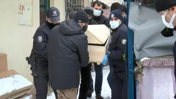 annesinin-bogazini-kestikten-sonra-basinda-sela-okudu-mahkemede-kan-donduran-savunma-ben-hz-isayim-1648456338790.jpeg Annesinin boğazını kestikten sonra başında sela okudu! Mahkemede kan donduran savunma: Ben Hz. İsa'yım-5