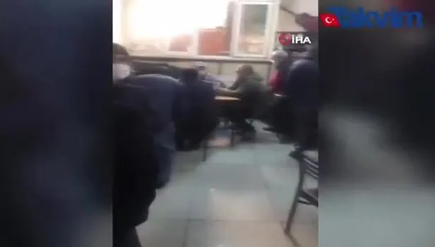 İstanbul Kağıthane'de manavı kumarhaneye çevirdiler! İçeride kağıt oyunu oynayan 36 kişi cezadan kaçamadı
