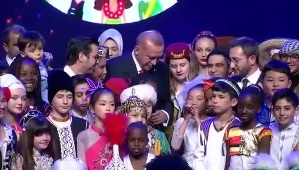 Başkan Erdoğan'dan çocuklarla düet
