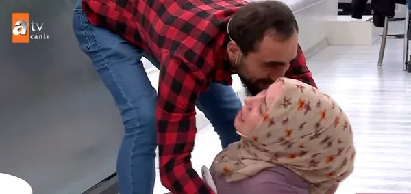 esra-erol-6-yasinda-annesi-tarafindan-terk-edilen-burcuyu-bulmustu-24-yil-once-parkta-biraktigi-kizini-gormeye-1648226684167.jpg Esra Erol 6 yaşında annesi tarafından terk edilen Burcu’yu bulmuştu! 24 yıl önce parkta bıraktığı kızını görmeye yüreği dayanmadı-7