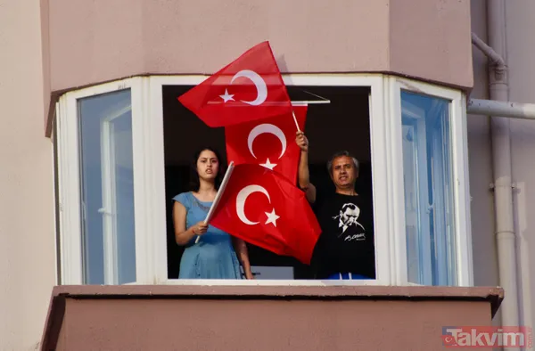 19 Mayıs saat 19.19'da tüm Türkiye İstiklal Marşı için tek ses oldu! - 12