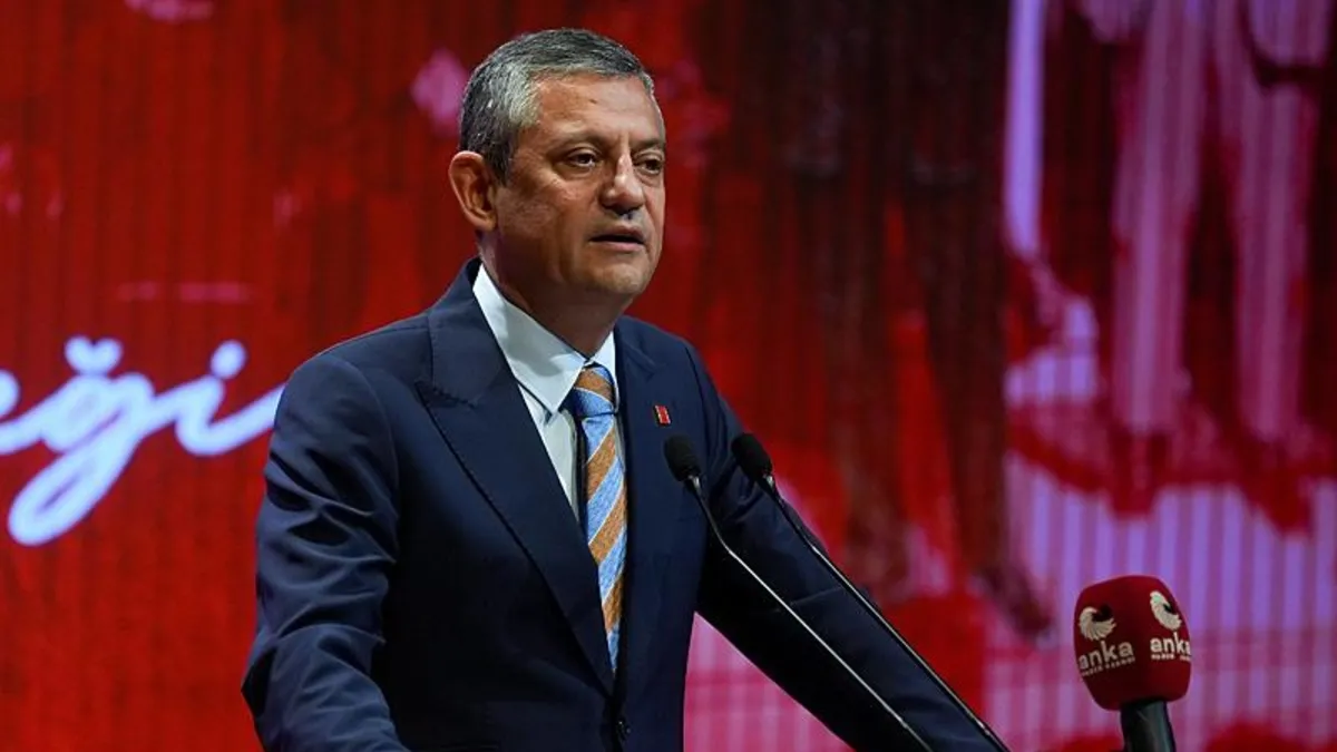CHP'li Özgür Özel 9 Eylül'den 2 gün önce İngiliz FT'ye Türkiye'yi şikayet etti!