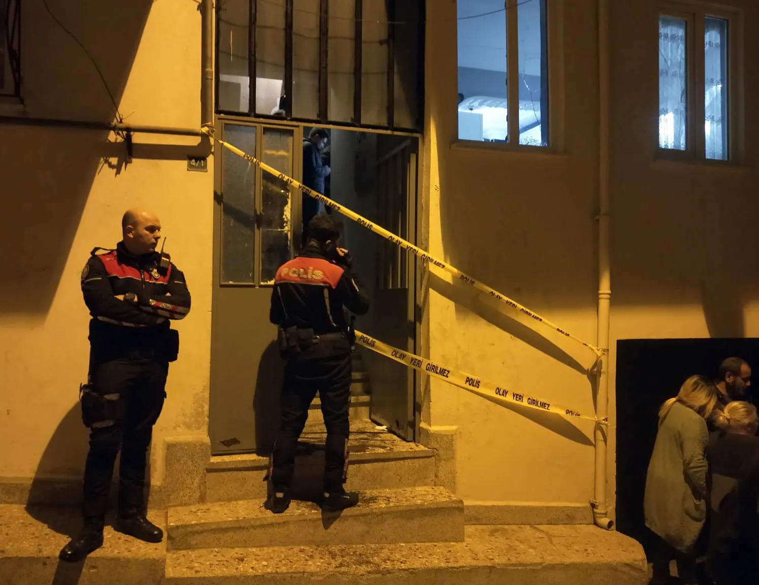 Sır ölüm! Evinde kanlar içinde bulundu