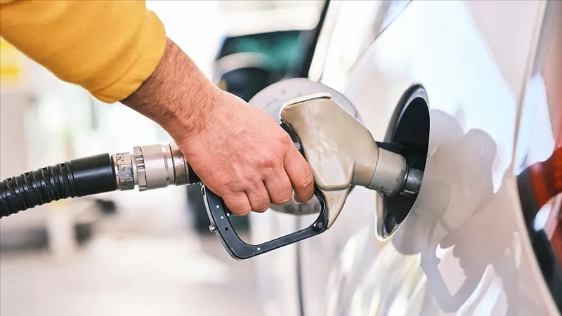 153-tl-14-mart-2024-epgis-benzin-motorin-lpg-fiyatlari-brent-petrol-8438-akaryakita-dev-zam-shell-opet-bp-ista-1710439459671.jpg 15 Mart 2024 EPGİS benzin, motorin, LPG, BRENT petrol fiyatları! AKARYAKITA ZAM! Shell, Opet, BP, İstanbul, Ankara, İzmir...-6