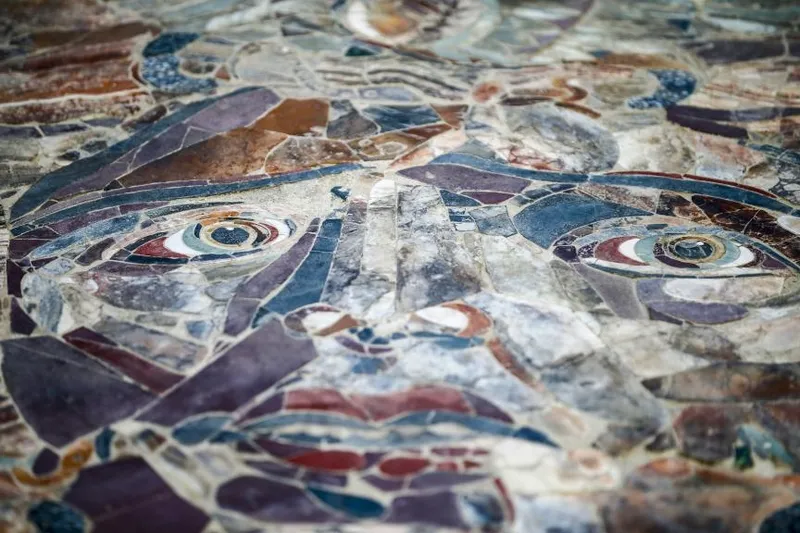 tasa-cevirdigine-inaniliyor-2-bin-yillik-medusa-mozaigi-ziyarete-acildi-1775050405780.jpg Taşa çevirdiğine inanılıyor! 2 bin yıllık Medusa Mozaiği ziyarete açıldı-3