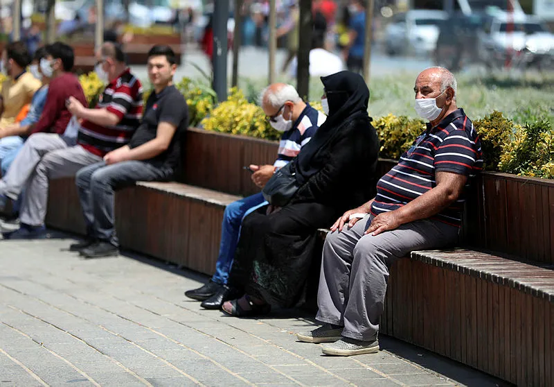 Koronavirüs vakaları tekrar artışta! Sokağa çıkma yasağı gelir mi? - 1