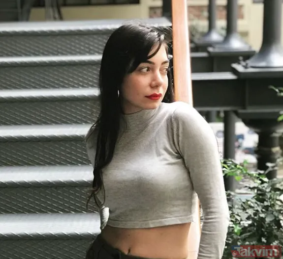 Hülya Avşar Müjde Ar'la başrol paylaştı Çarkıfelek'le efsaneleşti! Sırra kadem basan Tarık Tarcan'ın son haline bakın yıllar teğet geçmedi - 13