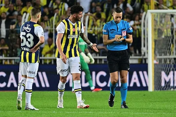 meteoroloji-uyarmisti-kadikoyde-firtina-seri-trabzonla-karsilasana-kadar-1699120482736.jpeg Meteoroloji uyarmıştı: Kadıköy'de Fırtına! Seri Trabzon'la karşılaşana kadar sürdü-8