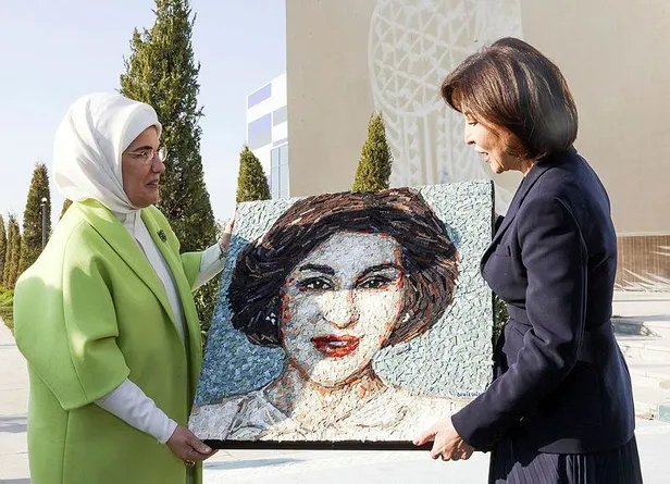ozbekistanda-lider-eslerinden-emine-erdogana-sifir-atik-sozu-1668174298011.jpeg Özbekistan’da lider eşlerinden Emine Erdoğan'a ‘sıfır atık’ sözü-3