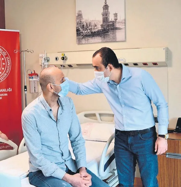 Küçük yaşlarda görme yetisini kaybeden Sefa Küçüker, Çam ve Sakura Şehir Hastanesi’nde yeniden ışığa kavuştu-2