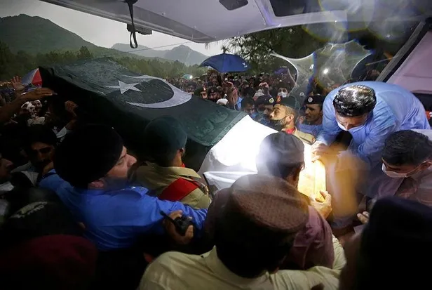 pakistanin-nukleer-programinin-kilit-ismi-abdul-kadir-han-hayatini-kaybetti-1633905166864.jpeg Pakistan'ın nükleer programının kilit ismi Abdul Kadir Han hayatını kaybetti-3