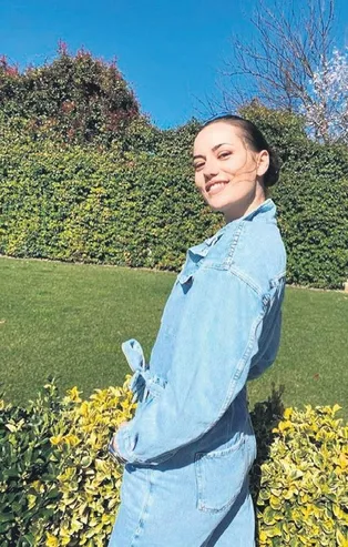 Kuruluş Osman'ın yıldızı Burak Özçivit'in eşi Fahriye Evcen'den 'evde kalın' çağrısı