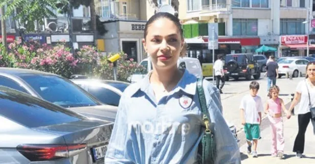 Şarkıcı Duru, “Ayaklı Gazete” sahnesinde heyecanını paylaştı