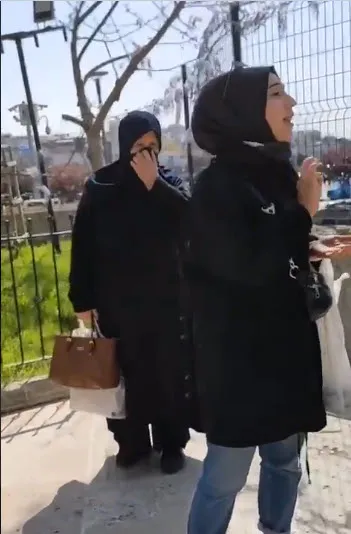 diyanet-isleri-baskani-prof-dr-ali-erbas-kadinlar-camiye-giremez-tartismasina-maruz-kalan-ebru-ermana-gecmis-olsun-telefonu-1620207679911.jpg