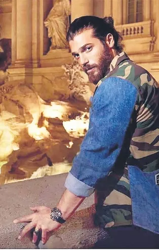 Can Yaman’ın İtalyanca ve İspanyolca yaptığı paylaşım olay oldu