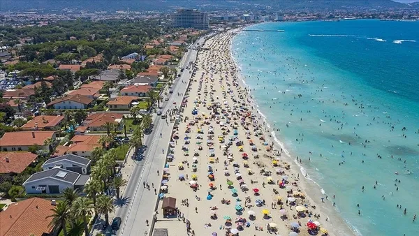 yazlik-kiralari-tavan-yapti-250-bin-euroya-bir-ay-bodrum-marmaris-fethiye-alacati-cesmede-yazlik-kiralari-ne-k-1649920134794.jpg Yazlık kiraları tavan yaptı! 250 bin euroya bir ay... Bodrum, Marmaris, Fethiye, Alaçatı, Çeşme'de yazlık kiraları ne kadar?-3