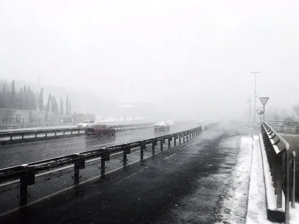 İstanbul'da yoğun kar! Meteoroloji saat verdi: Kar alarmı | Ali Yerlikaya duyurdu: Cumartesi akşamı etkisini artıracak-6