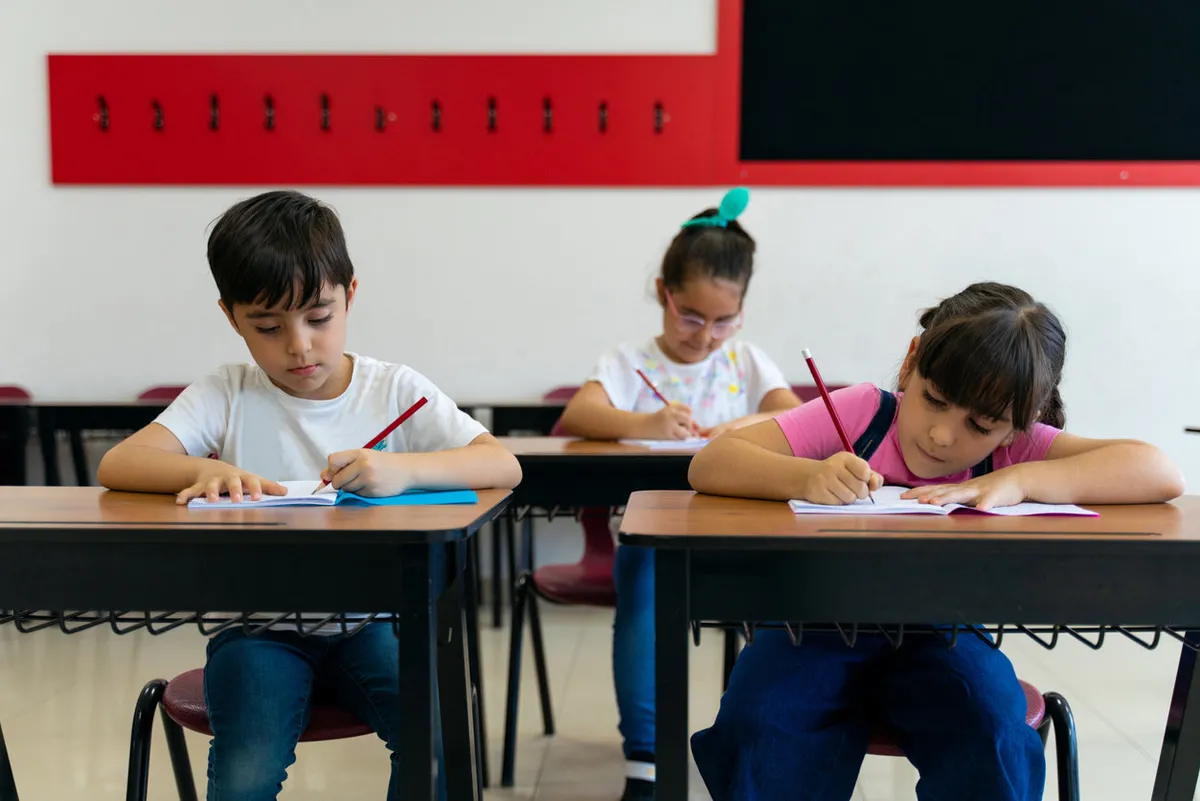 egitimde-dijitallesme-ters-tepti-avrupa-okullarinda-tabletin-yerini-kagit-kalem-aliyor-1787607132037.jpg Eğitimde dijitalleşme ters tepti: Avrupa okullarında tabletin yerini kağıt kalem alıyor-5