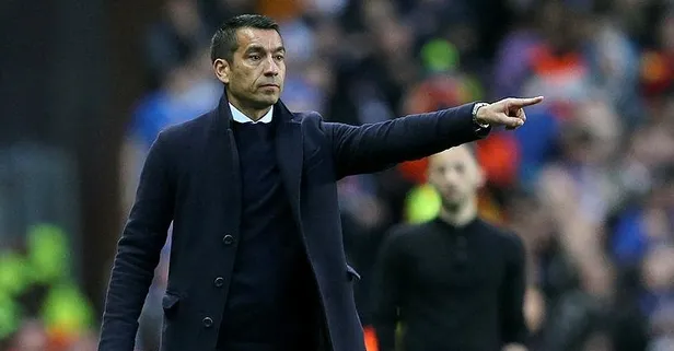 Van Bronckhorst ekibini toplayamadı! Beşiktaş seçimini değiştirdi!