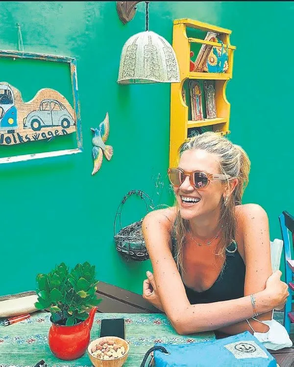 Demet Akalın Okan Kurt ve kızları Hira ile önceki gün İstinyePark’taydı-8