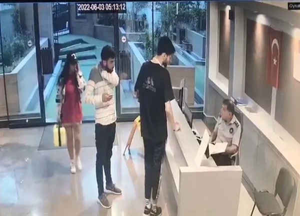 kagithanede-iranli-isadaminin-500-bin-liralik-ziynet-esyasi-ve-1000-dolarini-calan-mini-etekli-hirsiz-dovmesin-1655126885952.jpg Kağıthane'de İranlı işadamının 500 bin liralık ziynet eşyası ve 1000 dolarını çalan mini etekli hırsız dövmesinden tanınarak yakalandı-2