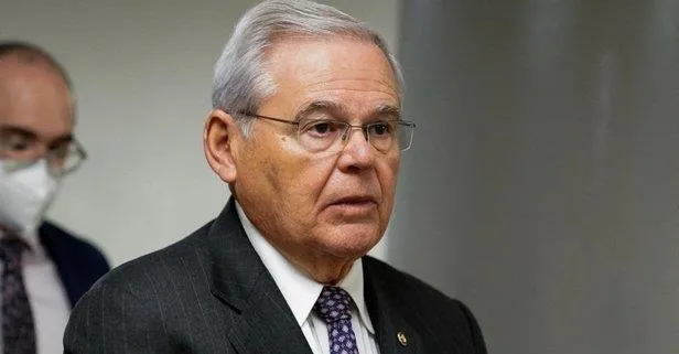 Türkiye karşıtlığıyla biliniyor! Rüşvetle suçlanan Bob Menendez bu sefer fena terledi: Soruları beklemeden salonu terk etti