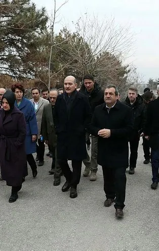 Son dakika: Bakan Soylu, Elazığ'da konteyner kent kurulacak alanda inceleme yaptı