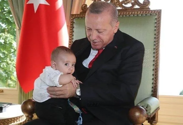 Başkan Erdoğan, kendisini ziyarete gelen Alişan ile bayramlaştı-2
