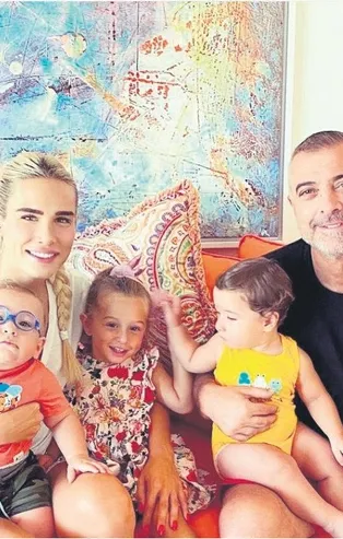 Erdal Acar Sarallar operasyonu kapsamında tutuklandı! 9 bakıcı tutan eşi Kardelen Acar şoka girdi