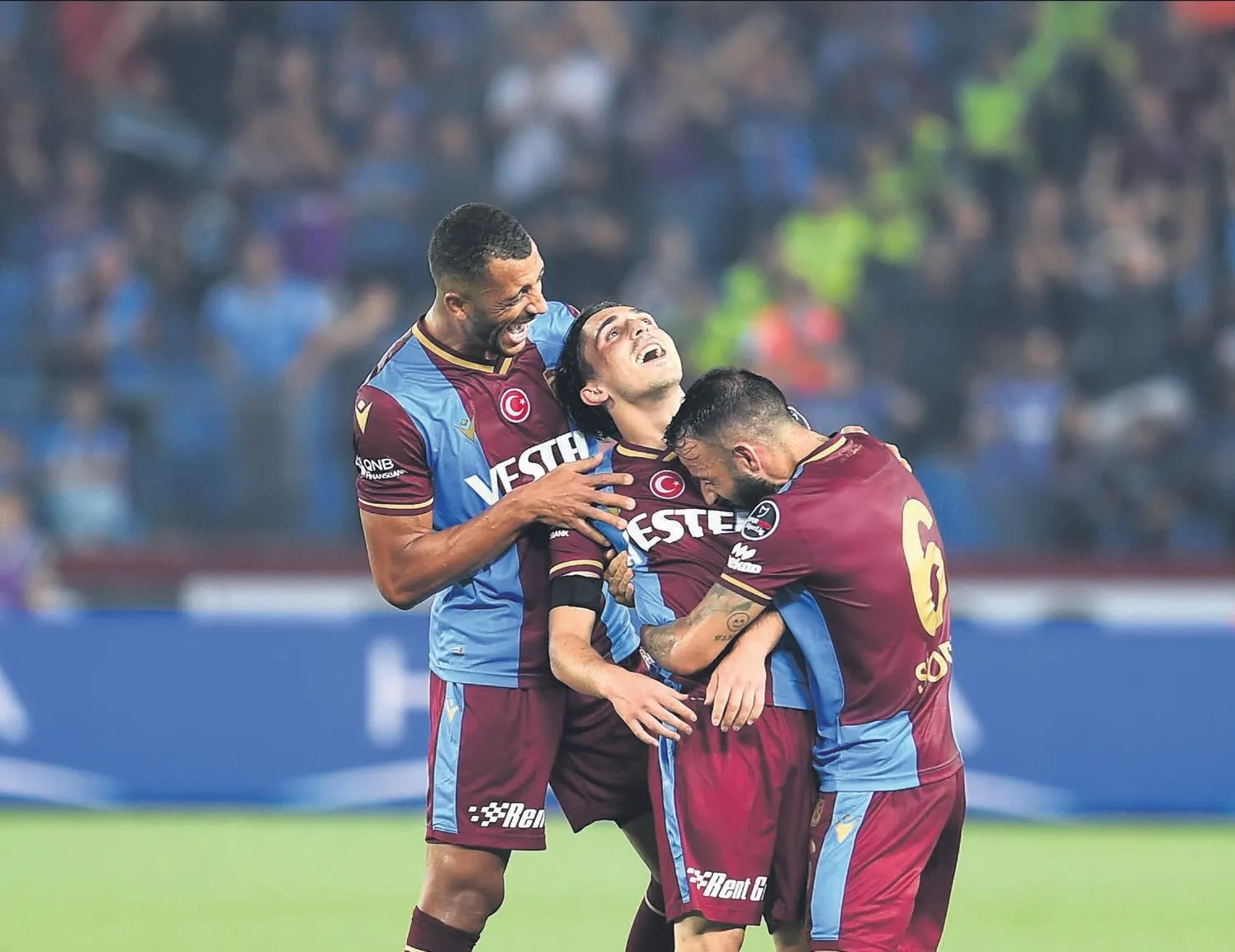 Araya mutlu girelim beyler