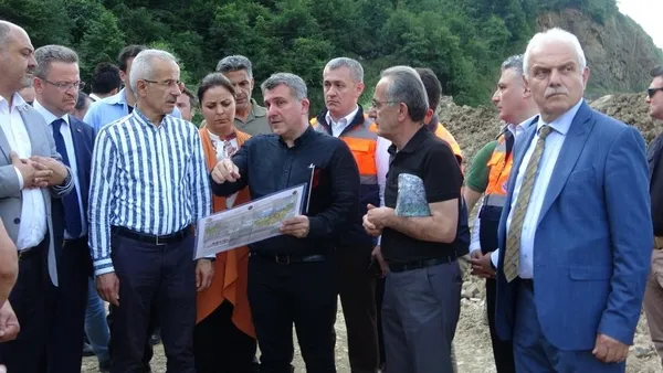 1689175016377.jpeg Ulaştırma Bakanı Abdülkadir Uraloğlu sel afetinden zarar gören Giresun’da incelemelerde bulundu-2