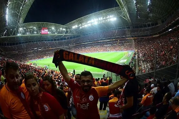 Galatasaray'dan 3 boyutlu koreografi şöleni-7
