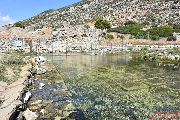 Antik Limyra Kenti: Bizans dönemlerine ait birçok iz barındırıyor, ziyaretçilerine büyüleyici bir atmosfer sunuyor - 4