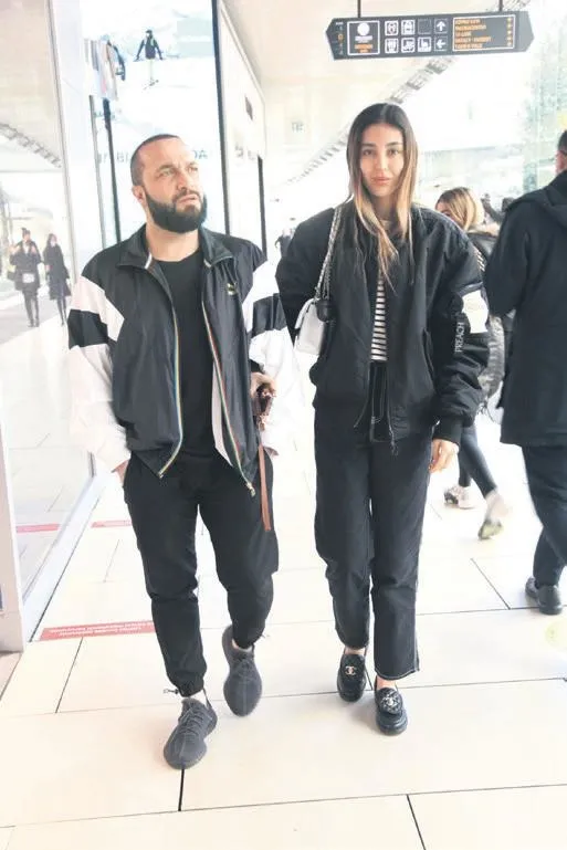 burak-deniz-ve-didem-soydan-ayriliga-dayanamadi-1648927603170.jpeg