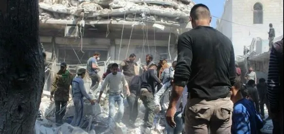 Suriye'nin İdlib kentinde düzenlenen hava saldırılarında en az 21 sivil öldü, 35'i yaralandı