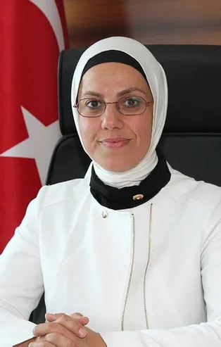 Hakim Muzaffer Umut Beycur, Milletvekili Ravza Kavakcı Kan'a "pislik domuz" diyen alçağa beraat kararı verdi!