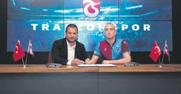 Trabzonspor Doğan Erdoğan’a imzayı attırdı