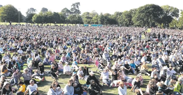 Yeni Zelanda’da binlerce kişi, 50 Müslüman’ı katleden terörist Brenton Tarrant’a nefretini haykırdı